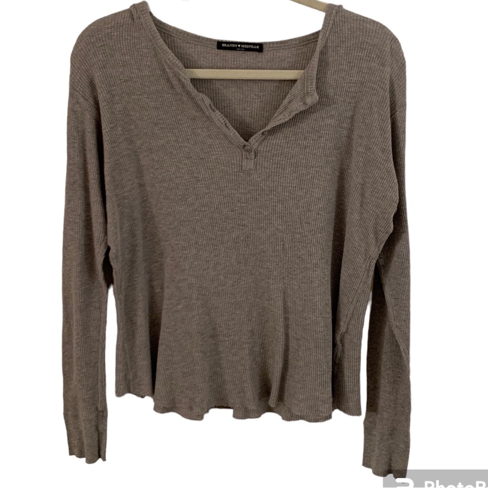 BRANDY MELVILLE GRAY LONG SLEEVE SHIRT